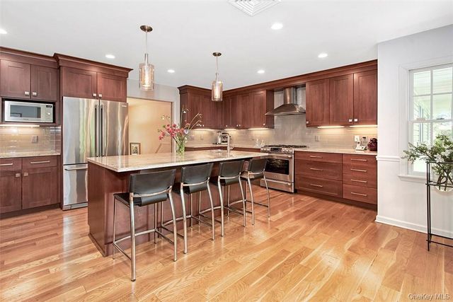 21 Douglas Circle, Rye, NY 10580