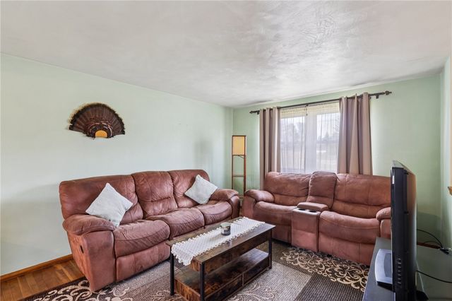 1413 Lexington Dr, North Sewickley Twp, PA 15066