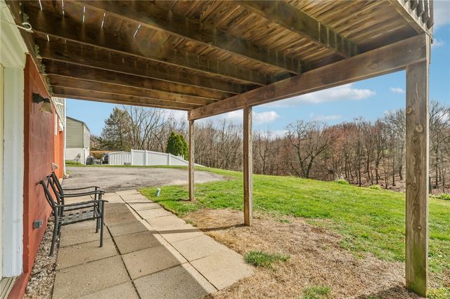 1413 Lexington Dr, North Sewickley Twp, PA 15066