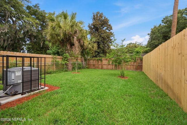 9089 INDIA Avenue, Jacksonville, FL 32211