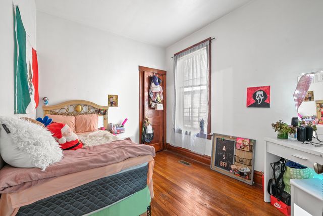 6821 S Campbell Avenue, Chicago, IL 60629