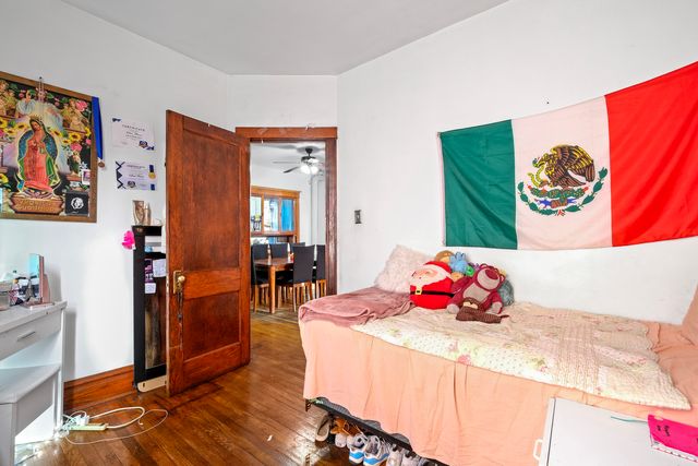 6821 S Campbell Avenue, Chicago, IL 60629