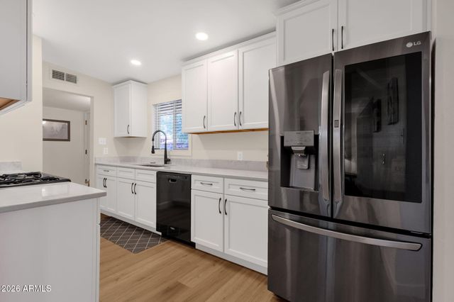 3314 E HOLLY Street, Phoenix, AZ 85008