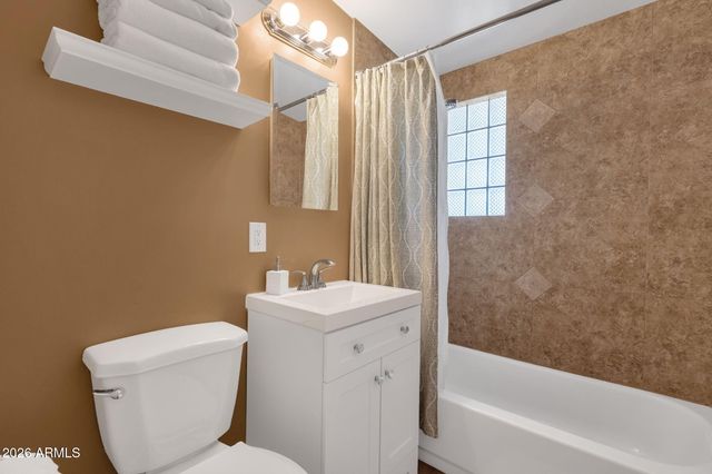 3314 E HOLLY Street, Phoenix, AZ 85008