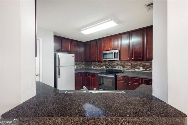 118 Covington Cove, Byron, GA 31008