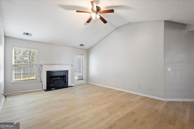 118 Covington Cove, Byron, GA 31008