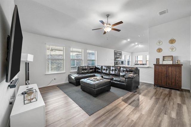 424 Pollyann Trail, Fort Worth, TX 76052