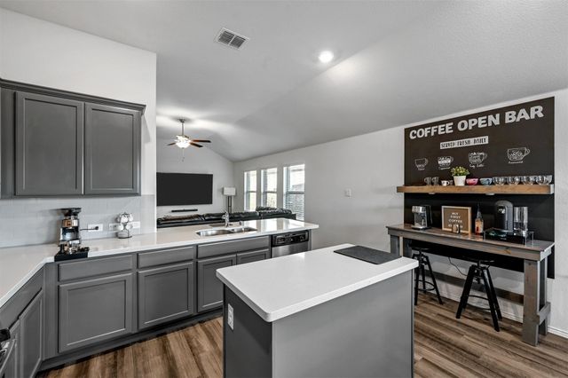 424 Pollyann Trail, Fort Worth, TX 76052