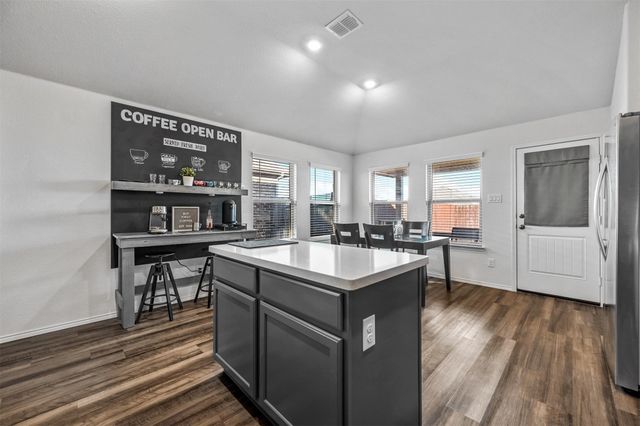 424 Pollyann Trail, Fort Worth, TX 76052