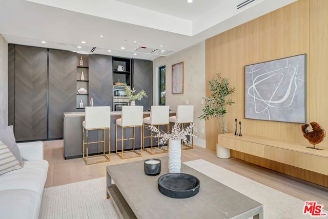 5935 Yarmouth Avenue, Encino (los Angeles), CA 91316