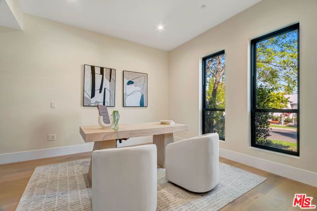 5935 Yarmouth Avenue, Encino (los Angeles), CA 91316