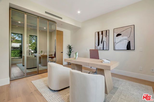 5935 Yarmouth Avenue, Encino (los Angeles), CA 91316