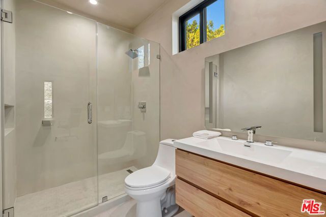 5935 Yarmouth Avenue, Encino (los Angeles), CA 91316