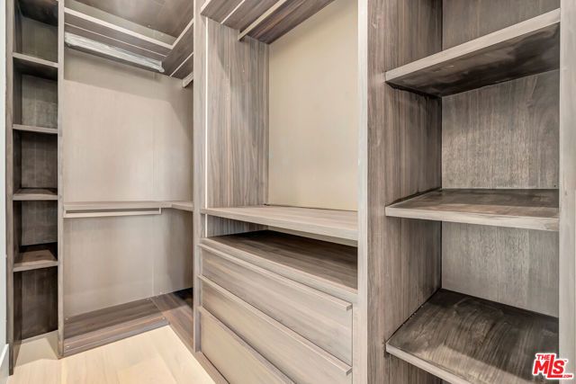 5935 Yarmouth Avenue, Encino (los Angeles), CA 91316