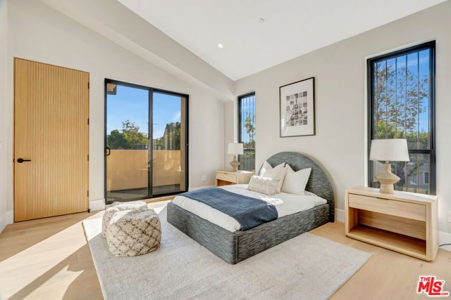 5935 Yarmouth Avenue, Encino (los Angeles), CA 91316