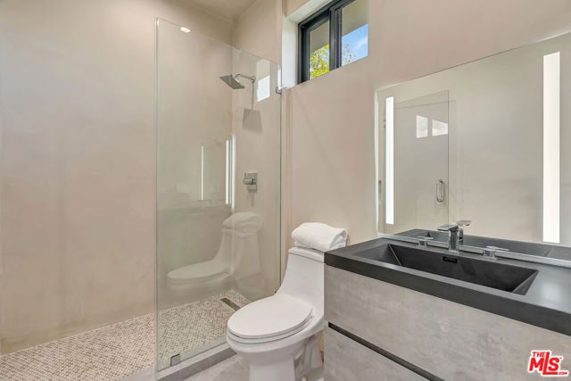 5935 Yarmouth Avenue, Encino (los Angeles), CA 91316