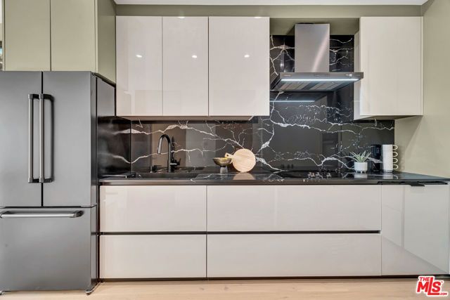 5935 Yarmouth Avenue, Encino (los Angeles), CA 91316