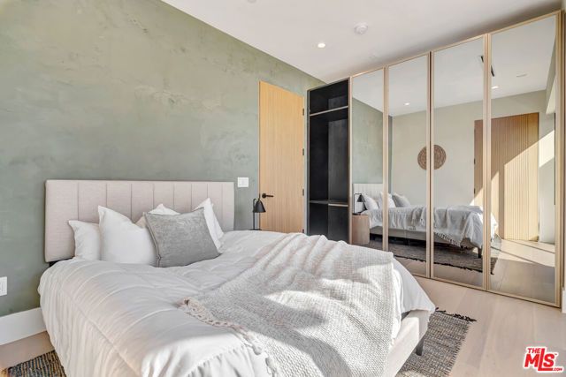 5935 Yarmouth Avenue, Encino (los Angeles), CA 91316