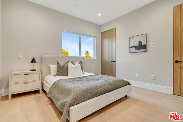 5935 Yarmouth Avenue, Encino (los Angeles), CA 91316