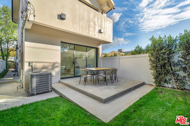 5935 Yarmouth Avenue, Encino (los Angeles), CA 91316