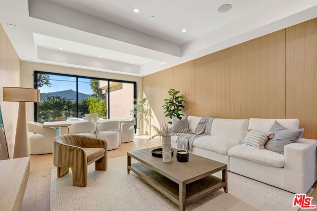 5935 Yarmouth Avenue, Encino (los Angeles), CA 91316