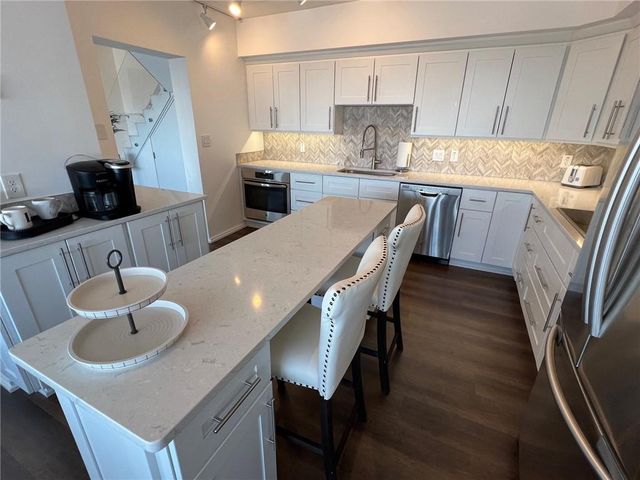 2510 Grand Boulevard 3001, Kansas City, MO 64108