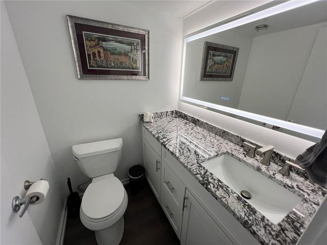 2510 Grand Boulevard 3001, Kansas City, MO 64108