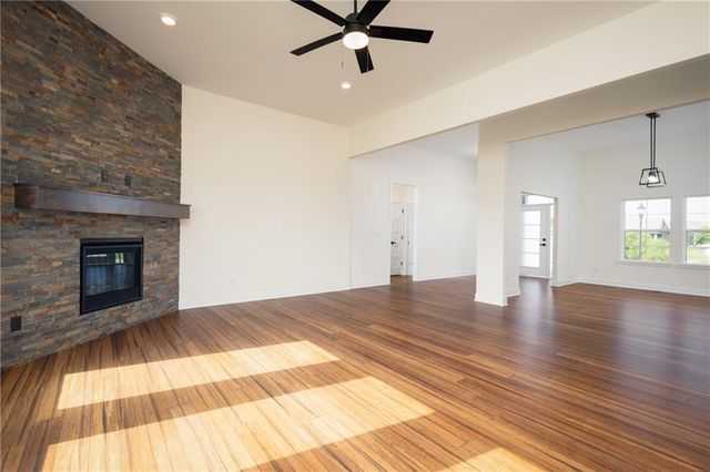 2211 Prairie Creek Drive, Kearney, MO 64060