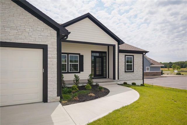 2211 Prairie Creek Drive, Kearney, MO 64060