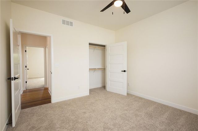 2211 Prairie Creek Drive, Kearney, MO 64060