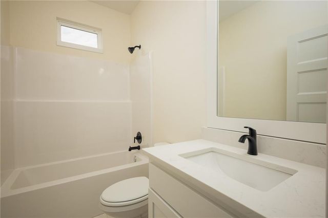 2211 Prairie Creek Drive, Kearney, MO 64060