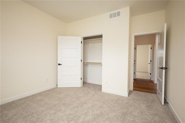 2211 Prairie Creek Drive, Kearney, MO 64060