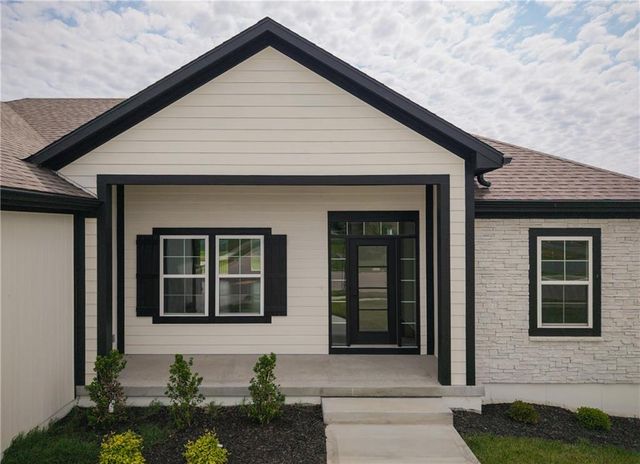 2211 Prairie Creek Drive, Kearney, MO 64060