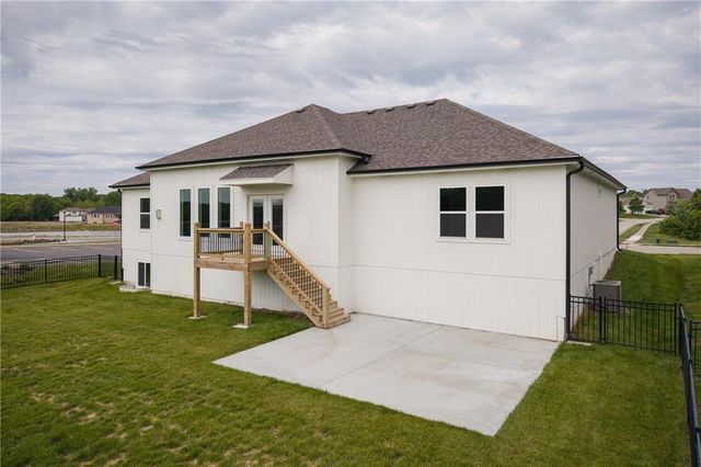 2211 Prairie Creek Drive, Kearney, MO 64060
