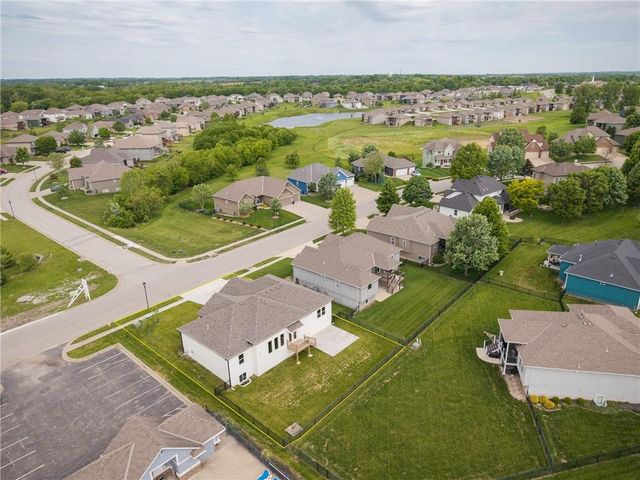 2211 Prairie Creek Drive, Kearney, MO 64060