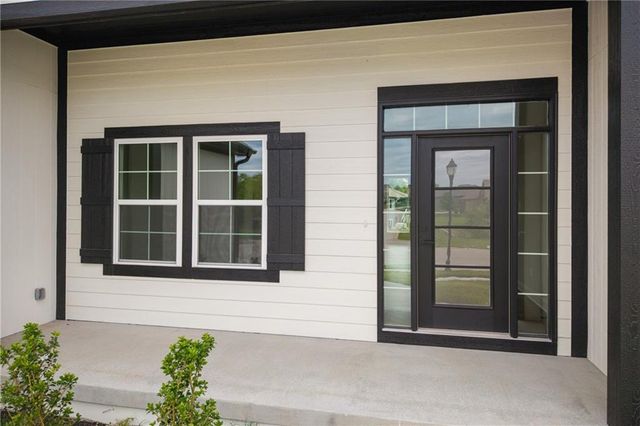 2211 Prairie Creek Drive, Kearney, MO 64060