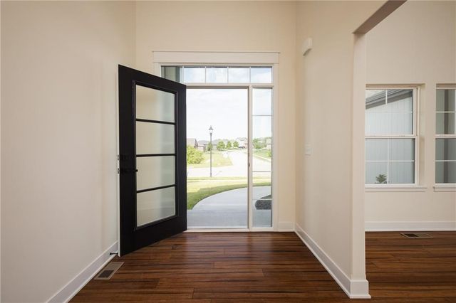 2211 Prairie Creek Drive, Kearney, MO 64060