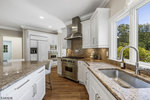 35 Geiger Ln, Warren Twp., NJ 07059