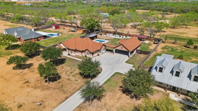 149 W Short Meadow Dr, Lytle, TX 78052