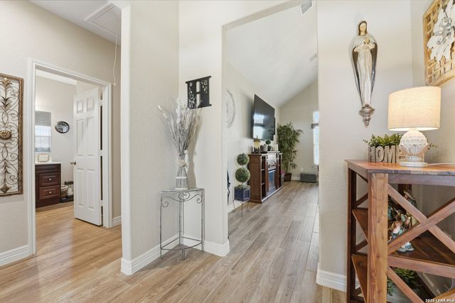 149 W Short Meadow Dr, Lytle, TX 78052