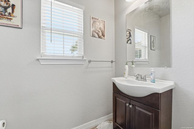 149 W Short Meadow Dr, Lytle, TX 78052