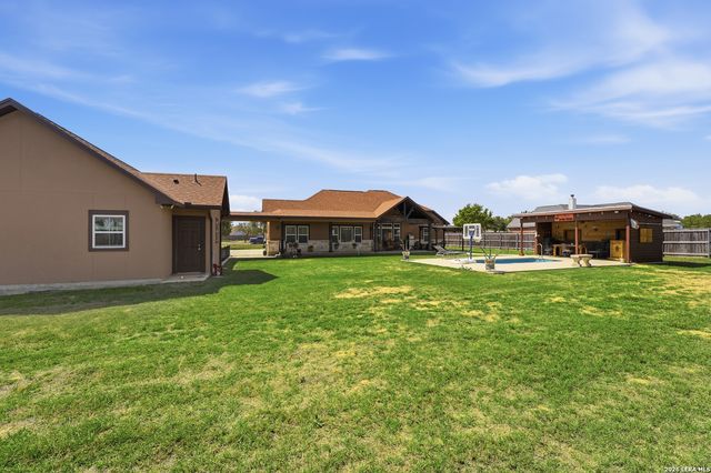 149 W Short Meadow Dr, Lytle, TX 78052