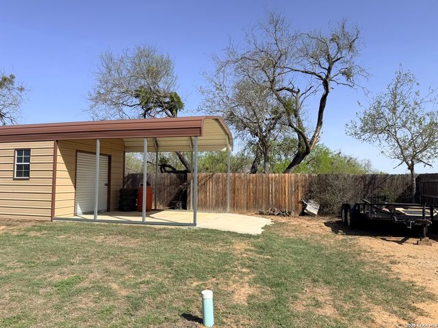 149 W Short Meadow Dr, Lytle, TX 78052