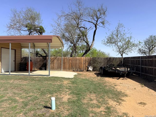 149 W Short Meadow Dr, Lytle, TX 78052