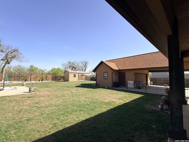 149 W Short Meadow Dr, Lytle, TX 78052