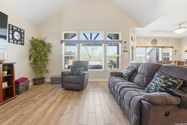 149 W Short Meadow Dr, Lytle, TX 78052