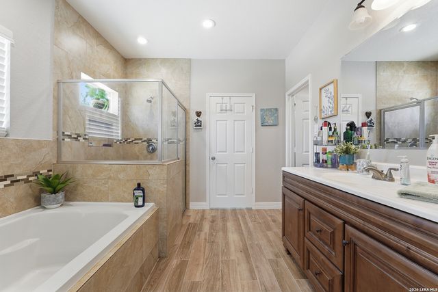 149 W Short Meadow Dr, Lytle, TX 78052