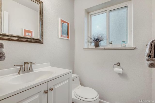 3416 S Akron Street, Denver, CO 80231