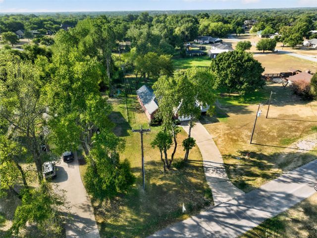 304 Daisy Road, Midlothian, TX 76065