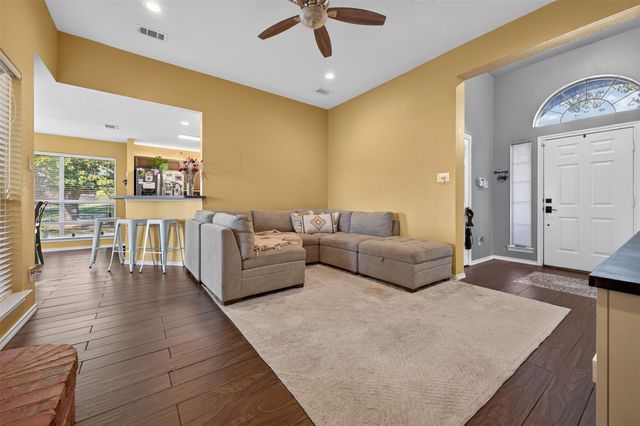 304 Daisy Road, Midlothian, TX 76065